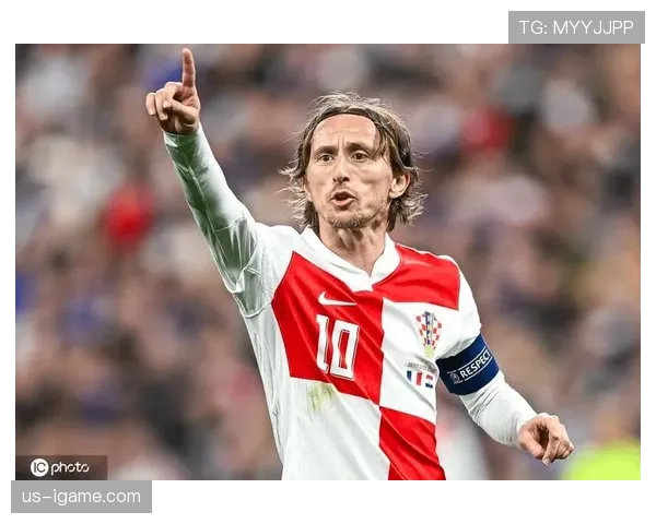 莫德里奇展现全能技术,激活球队中场活力 莫德里奇展现全能技术,激活球队中场活力